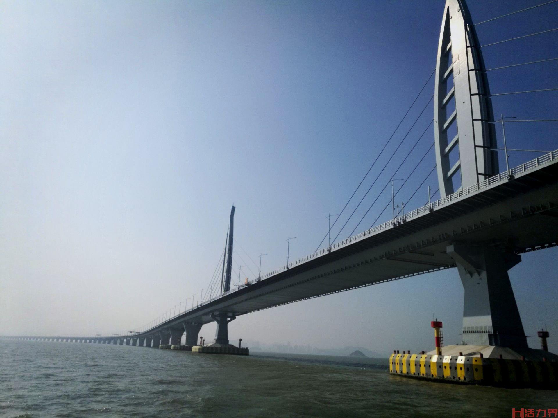 港珠澳大桥珠海到香港多久，香港口岸到香港市区怎么去？