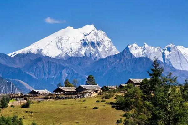 云南登山必去的旅游景点 值得去的爬山地点