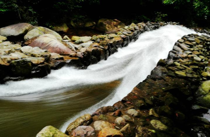 圣井山在哪里  怎么去圣井山  圣井山漂流好玩吗