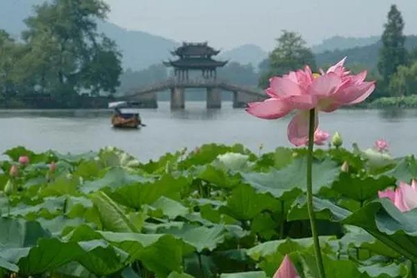 西湖怎样游玩可以不留遗憾 西湖一日游观光指南