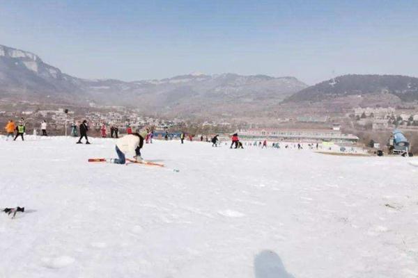 济南卧虎山滑雪场门票多少钱2022