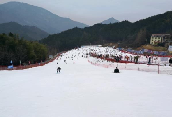 湖北省内哪里有滑雪场地