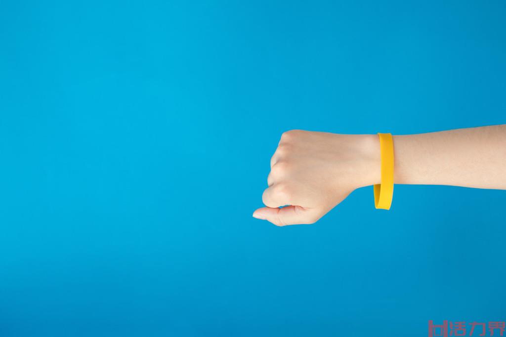 运动橡胶手环是干嘛的？