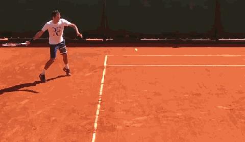 网球对阵力量型选手的技巧