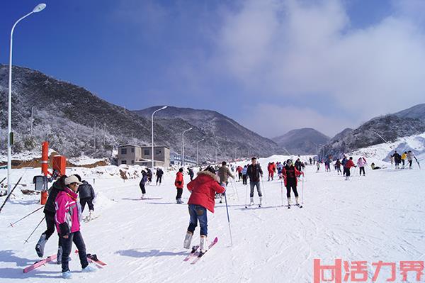 浏阳瑞翔冰雪世界和大围山滑雪哪个好玩