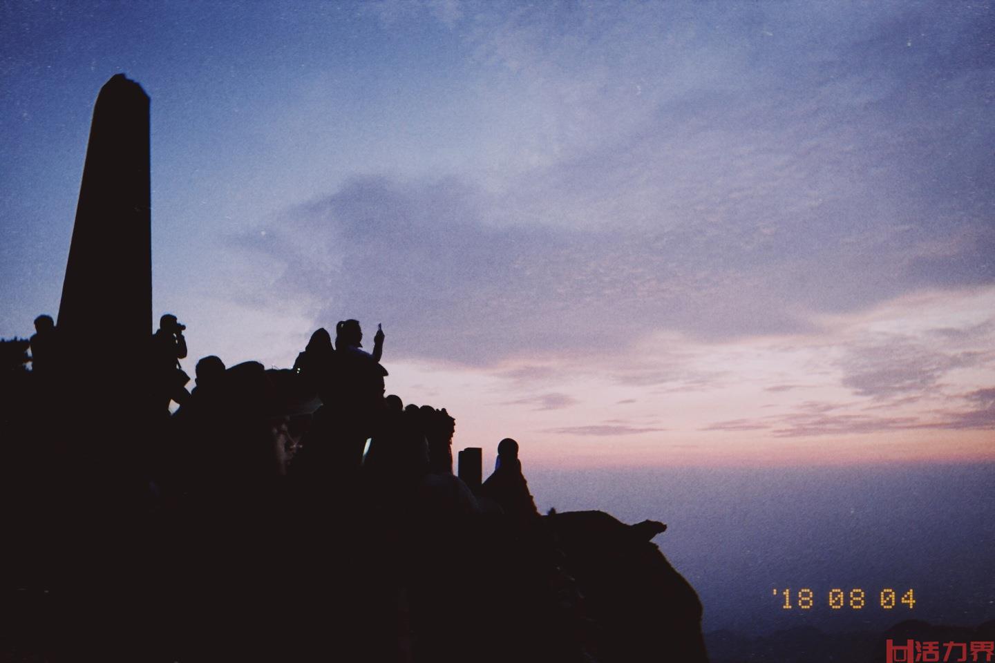 华山北站到华山脚下及夜爬华山？