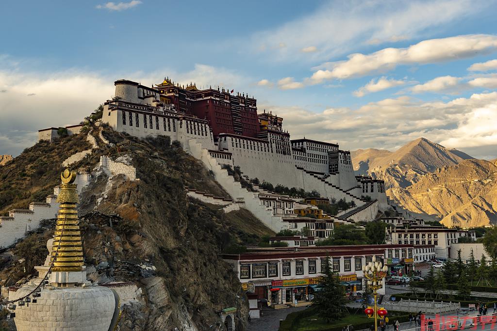 西藏旅游景点介绍？
