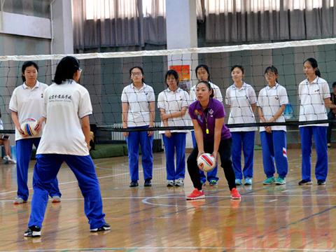 ​如何组织小学体育课堂教学，从哪几方面着手