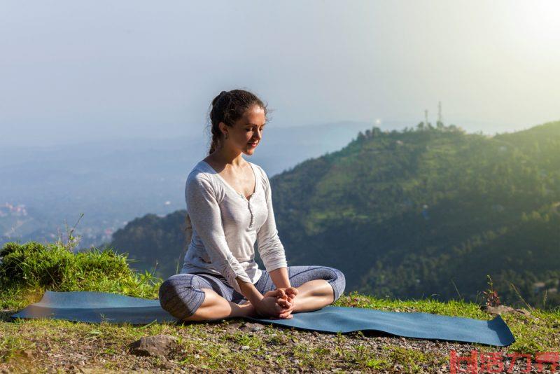 束角式 Baddha Konasana